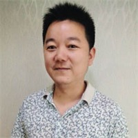 李易