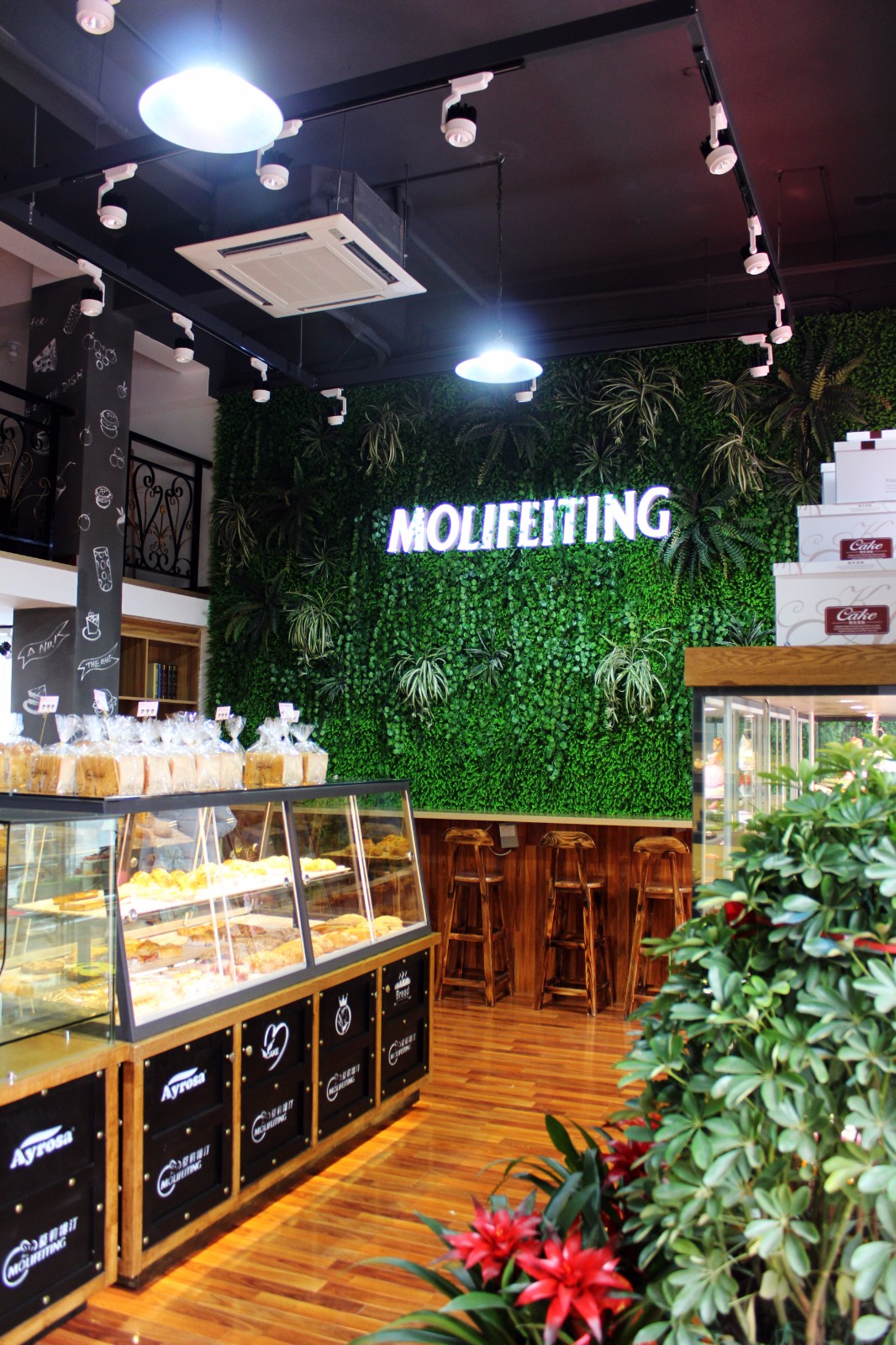 店鋪商品展示柜實景圖