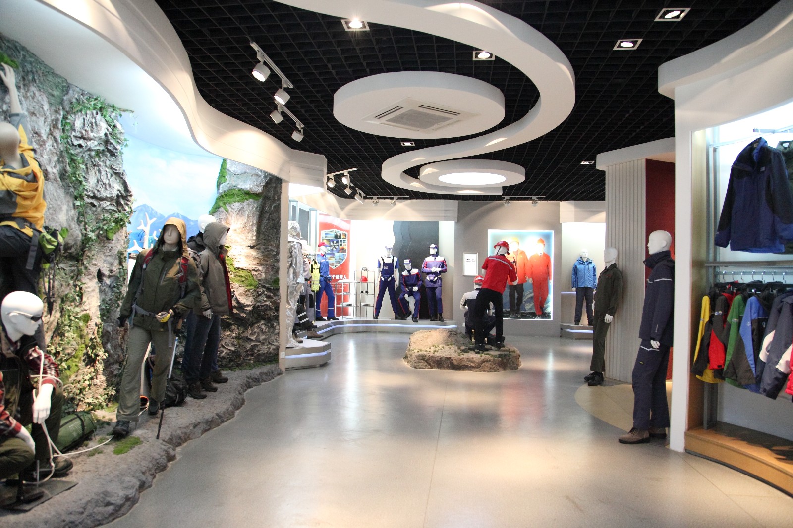 圣華頓企業服裝展館