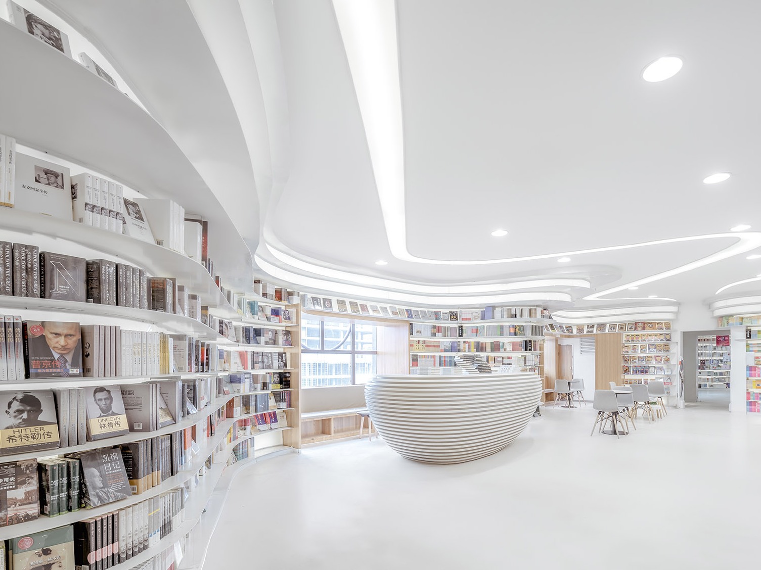 在十三朝古都西安，創(chuàng)造一個(gè)最輕盈潔白的鐘書閣書店